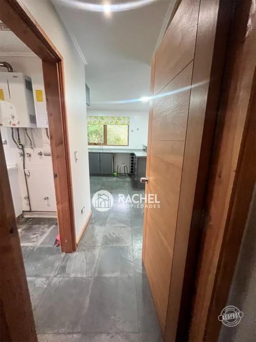 SE ARRIENDA HERMOSA CASA EN CONDOMINIO LOMAS DEL CARMEN