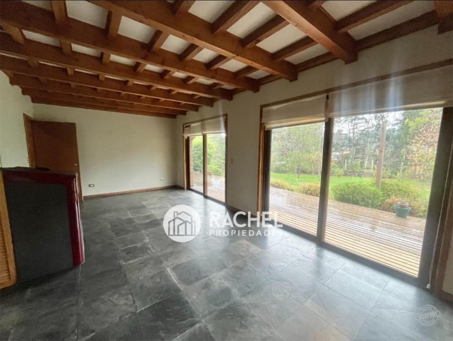SE ARRIENDA HERMOSA CASA EN CONDOMINIO LOMAS DEL CARMEN