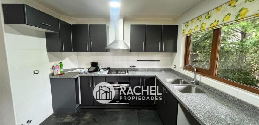 SE ARRIENDA HERMOSA CASA EN CONDOMINIO LOMAS DEL CARMEN
