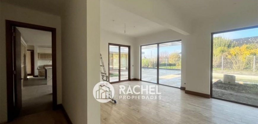 SE VENDE ESPECTACULAR CASA MEDITERRÁNEA NUEVA