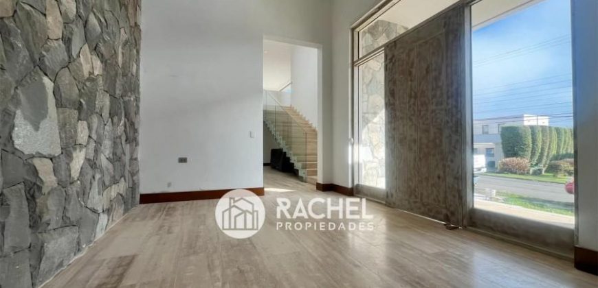 SE VENDE ESPECTACULAR CASA MEDITERRÁNEA NUEVA