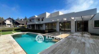 SE VENDE ESPECTACULAR CASA MEDITERRÁNEA NUEVA