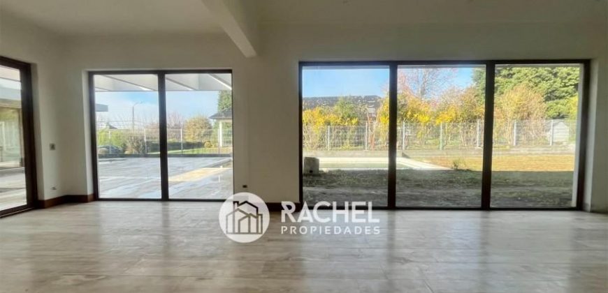 SE VENDE ESPECTACULAR CASA MEDITERRÁNEA NUEVA