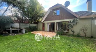 SE ARRIENDA LINDA CASA A PASOS DE COLEGIO GREENHOUSE