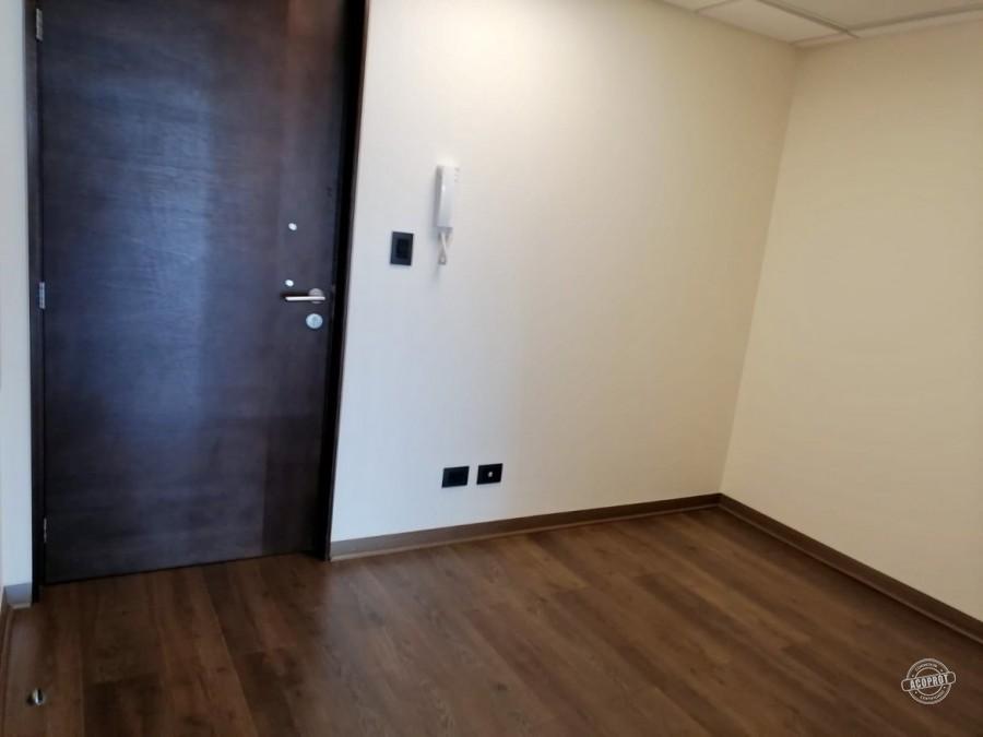 Vendemos amplia oficina en Edificio K Business