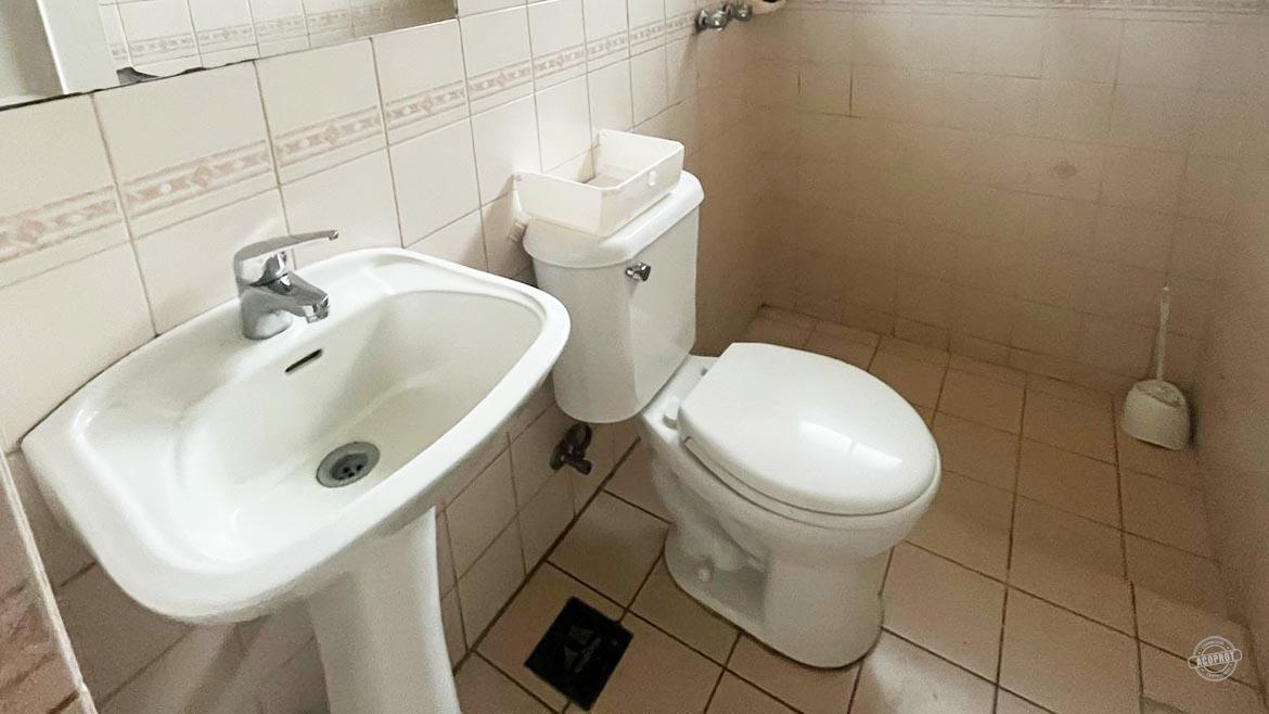 Arrendamos casa comercial de dos pisos en sector barrio inglés