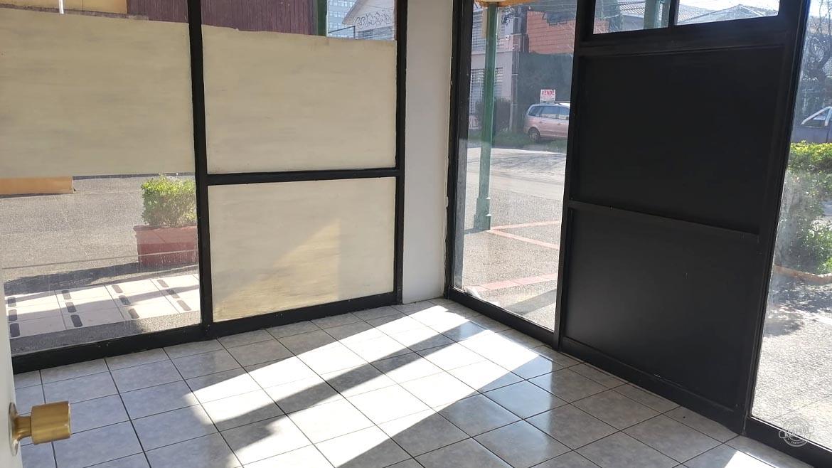 Arrendamos local en Edificio Centro Mayor con GC incluidos