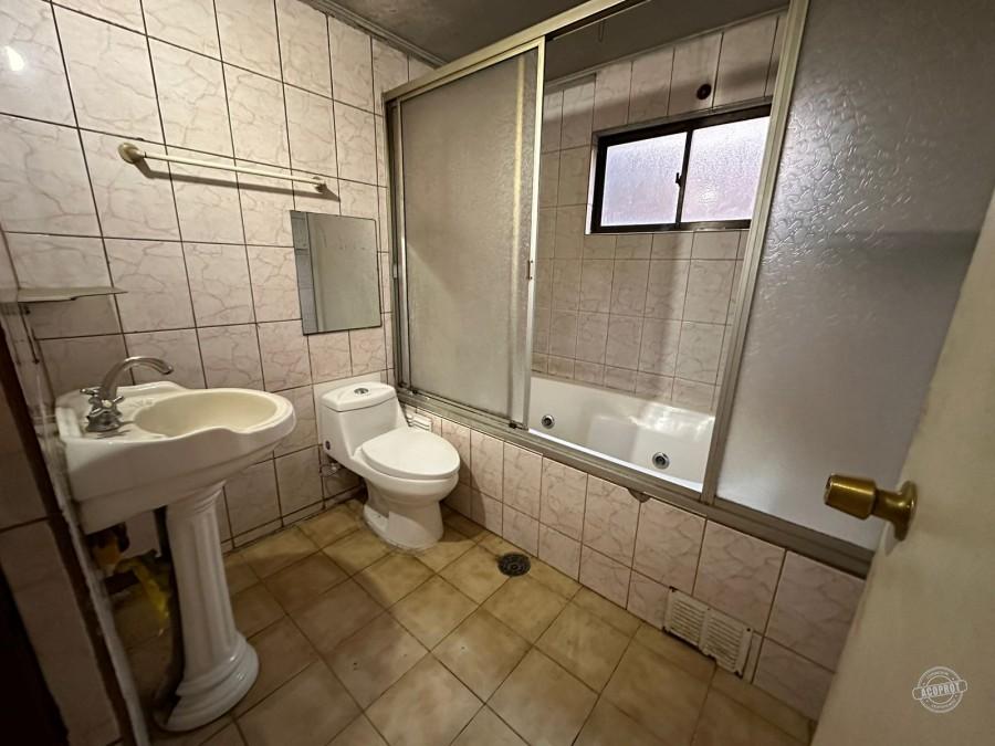 SE VENDE AMPLIA CASA EN SECTOR AMANECER