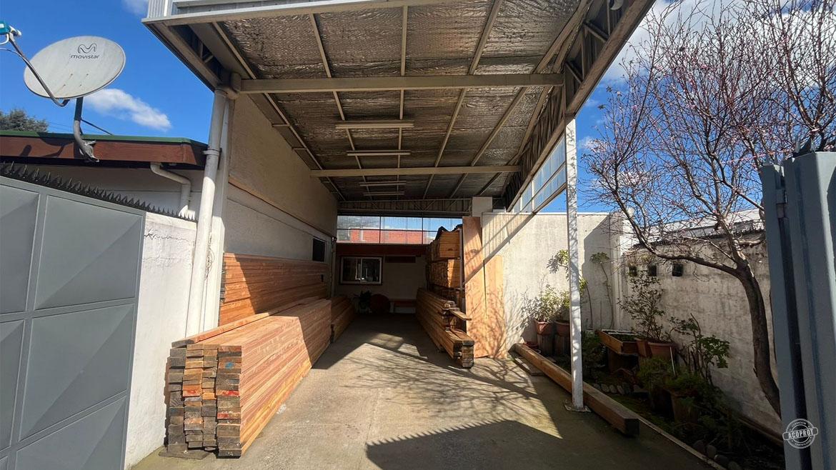 Vendemos casa esquina a pasos de Caupolicán