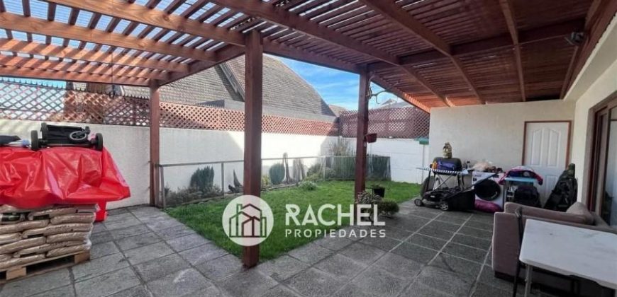 SE ARRIENDA CÓMODA CASA EN SECTOR DE LOMAS DE MIRASUR