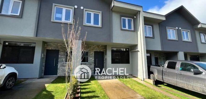 SE ARRIENDA CASA ESTILO TOWNHOUSE DENTRO DE CONDOMINIO