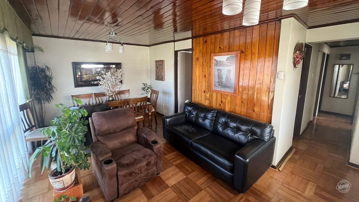 Vendemos casa esquina a pasos de Caupolicán