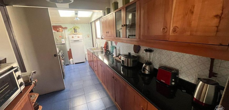 Vendemos casa esquina a pasos de Caupolicán