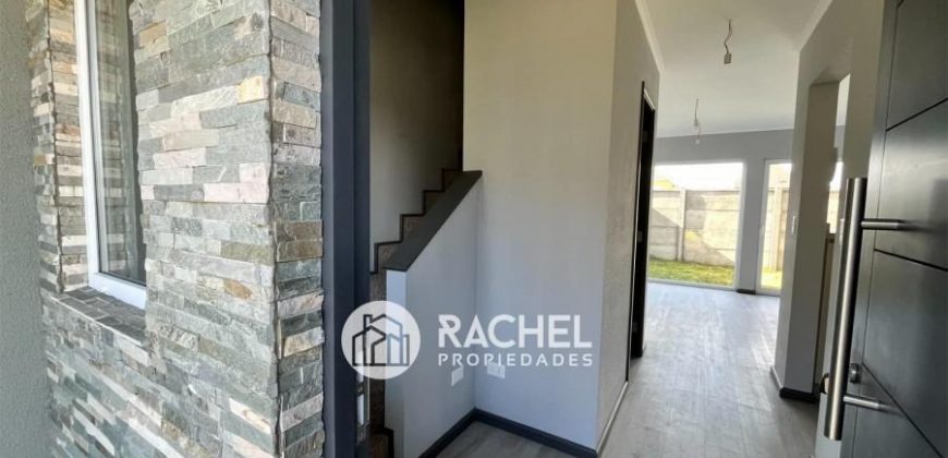 SE ARRIENDA CASA ESTILO TOWNHOUSE DENTRO DE CONDOMINIO