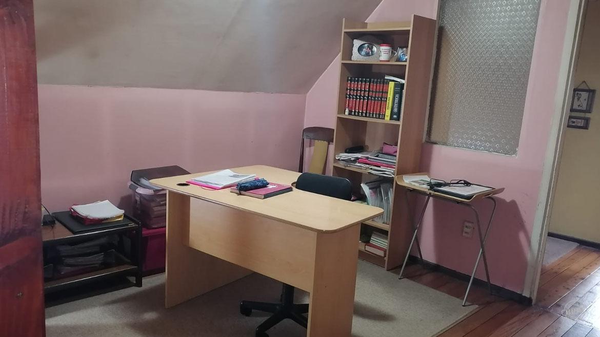 Vendemos amplia casa de esquina ubicación potencialmente comercial sector Gabriela Mistral