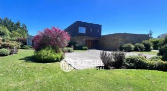 SE VENDE PRECIOSA CASA MEDITERRANEA EN EXCLUSIVO CONDOMINIO SECTOR PONIENTE