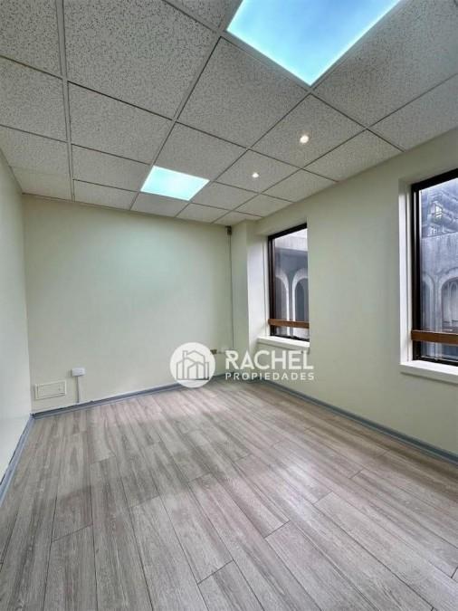 VENTA LUMINOSA OFICINA EN TORRE CAMPANARIO SECTOR CENTRO TEMUCO