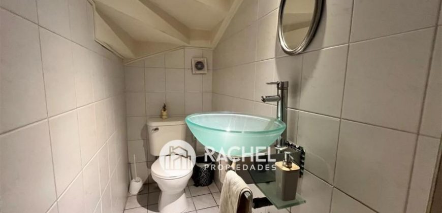 SE VENDE AMPLIA CASA DE 4D EN CONDOMINIO-CALLE FRANCIA