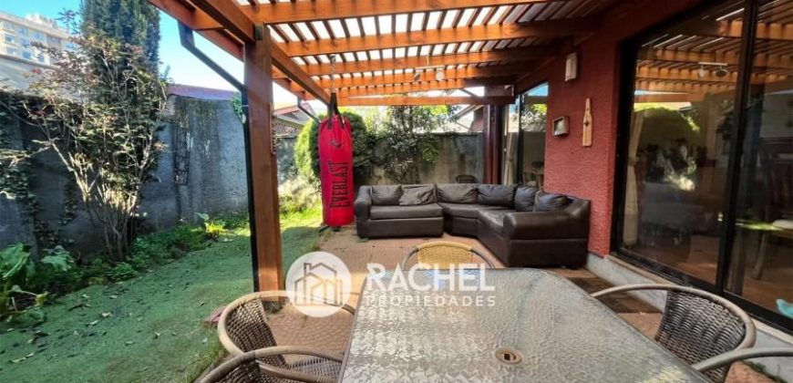 SE VENDE AMPLIA CASA DE 4D EN CONDOMINIO-CALLE FRANCIA