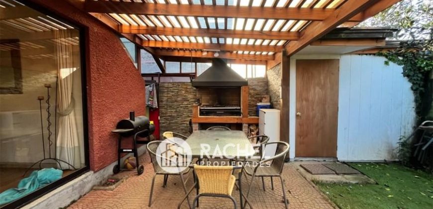 SE VENDE AMPLIA CASA DE 4D EN CONDOMINIO-CALLE FRANCIA