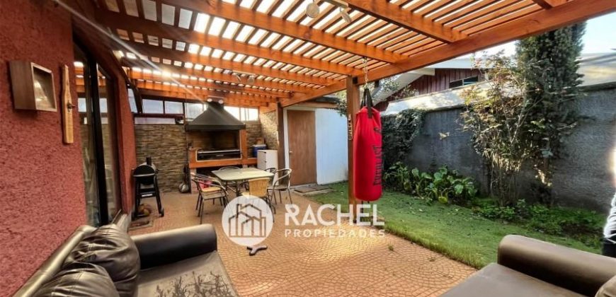 SE VENDE AMPLIA CASA DE 4D EN CONDOMINIO-CALLE FRANCIA