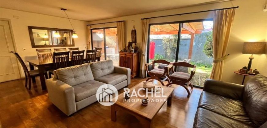 SE VENDE AMPLIA CASA DE 4D EN CONDOMINIO-CALLE FRANCIA