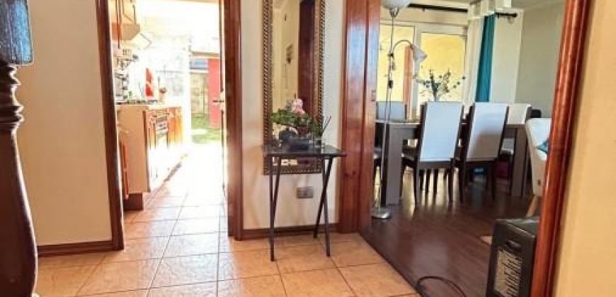 SE VENDE LINDA CASA EN BARRIO INGLÉS