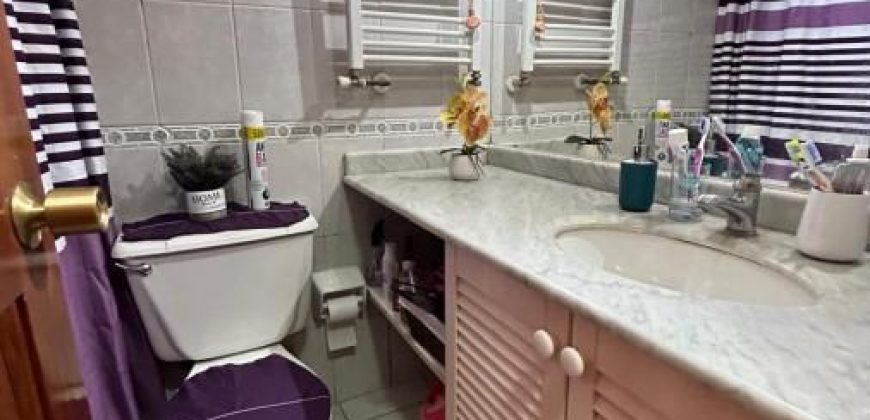 SE VENDE LINDA CASA EN BARRIO INGLÉS
