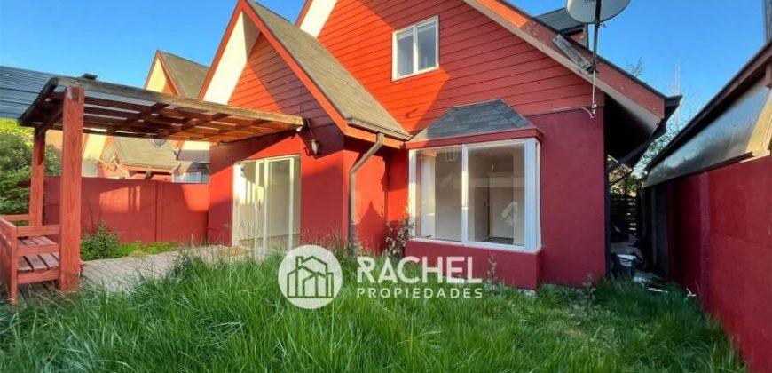 SE ARRIENDA LINDA CASA REMODELADA de 4 Dorm. pasos Colegio Pumahue – Sector Los Conquistadores