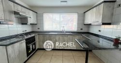 SE ARRIENDA LINDA CASA REMODELADA de 4 Dorm. pasos Colegio Pumahue – Sector Los Conquistadores