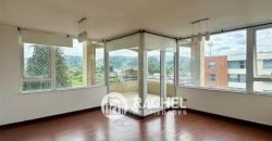 SE ARRIENDA SOLEADO Y LUMINOSO DPTO EN CONDOMINIO LOS CONQUISTADORES