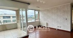 SE ARRIENDA SOLEADO Y LUMINOSO DPTO EN CONDOMINIO LOS CONQUISTADORES