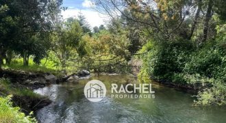 VENTA DE PRECIOSA PARCELA CON RÍO y ÁRBOLES NATIVOS EN PUCON. INMEJORABLE UBICACIÓN