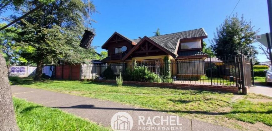 EN VENTA CASA ESQUINA CON PROYECCION COMERCIAL EN AVENIDA LAS ENCINAS