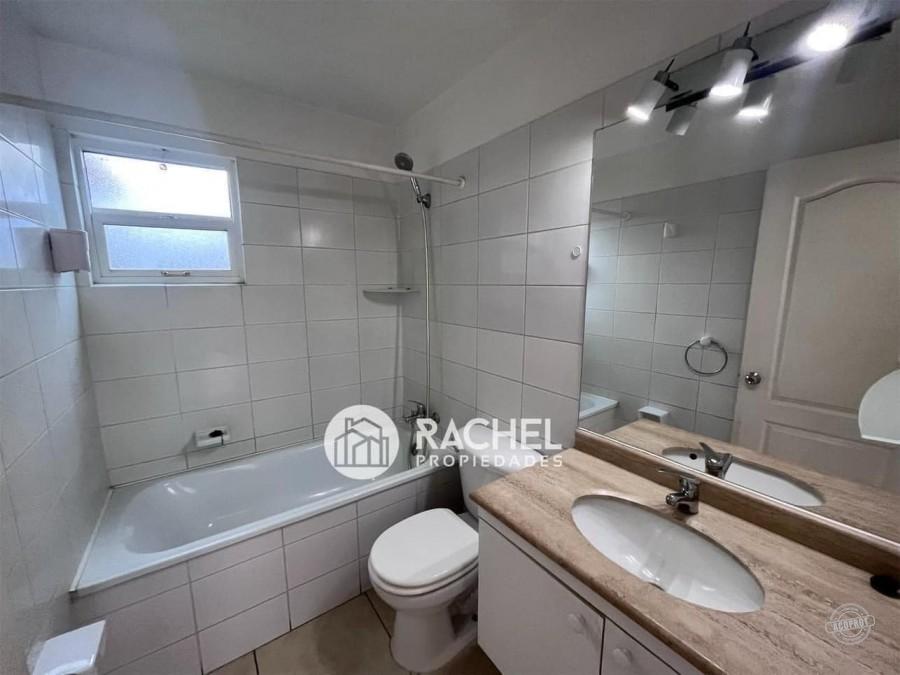 SE ARRIENDA IMPECABLE CASA 4 Dormitorios-Barrio Las Encinas