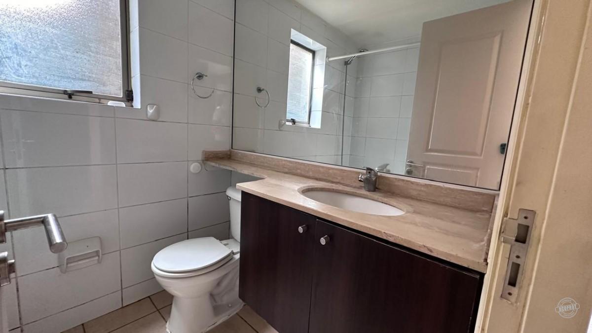 SE VENDE CASA DE ESQUINA EN ALTOS DE MIRASUR