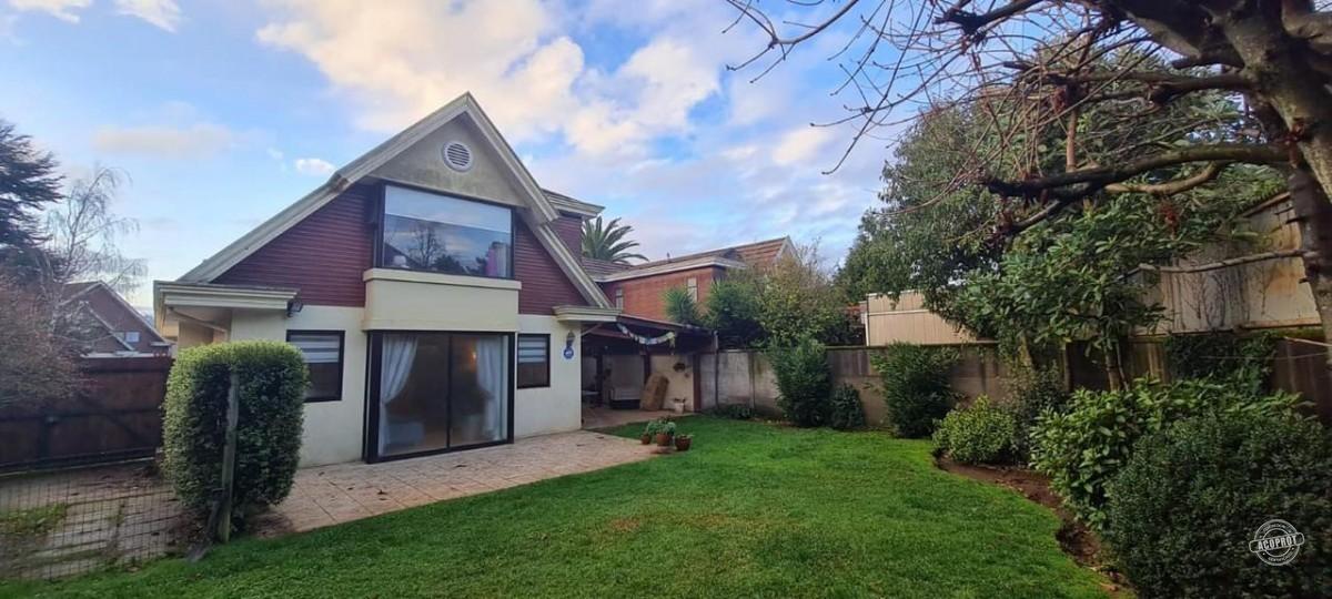 SE VENDE CÓMODA Y AMPLIA CASA EN BARRIO INGLÉS TEMUCO