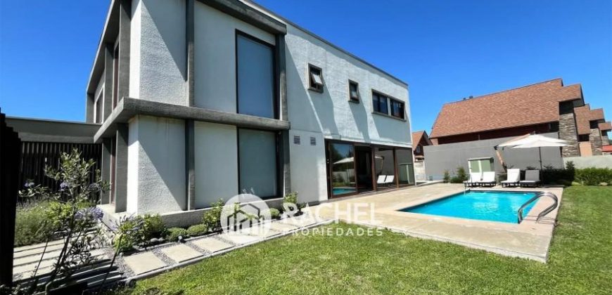 SE VENDE HERMOSA CASA SEMI NUEVA EN EXCLUSIVO CONDOMINIO – Portal de la Frontera