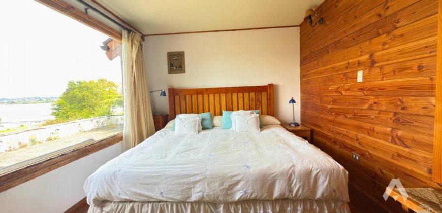 Casa en parcela en venta en Villarrica con acceso al lago