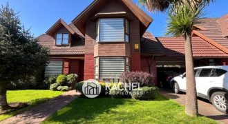 SE VENDE HERMOSA Y EQUIPADISIMA CASA EXCLUSIVO SECTOR-Puertas de Alcalá