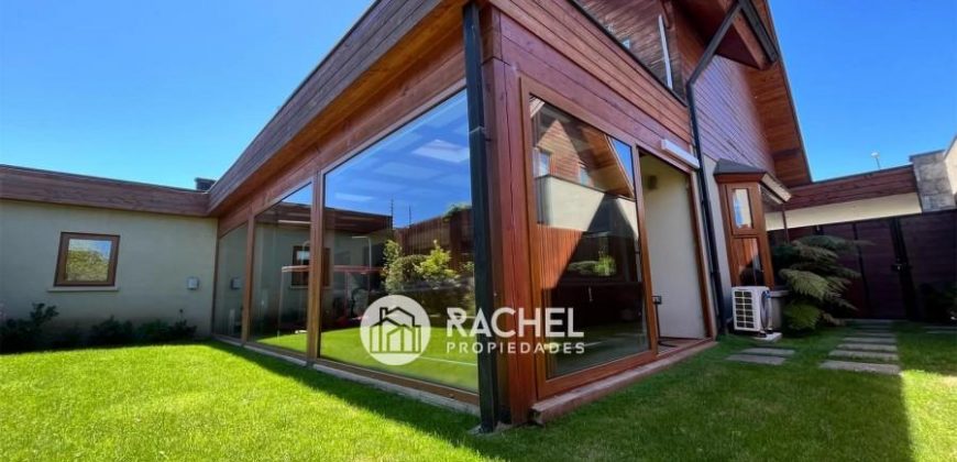 SE VENDE IMPECABLE Y HERMOSA CASA EN EXCLUSIVO CONDOMINIO- Sector Portal de la Frontera