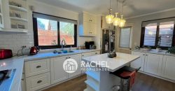 SE VENDE HERMOSA Y EQUIPADISIMA CASA EXCLUSIVO SECTOR-Puertas de Alcalá
