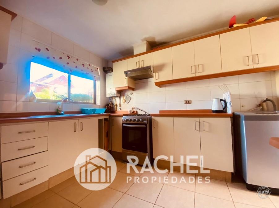 SE ARRIENDA CÓMODA CASA AMOBLADA, SECTOR RESIDENCIAL. VALDIVIA