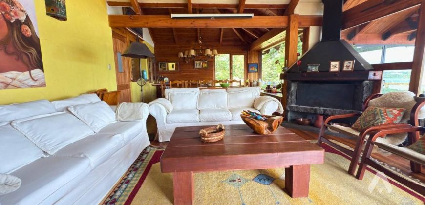 Casa en parcela en venta en Villarrica con acceso al lago