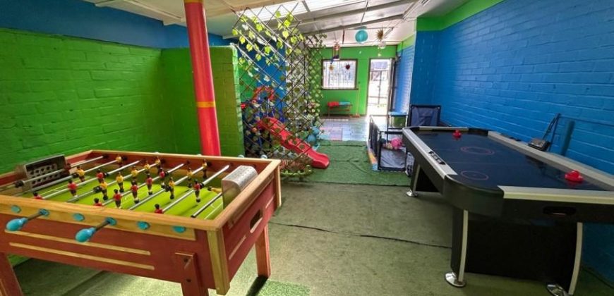 SE VENDE CASA EN VILLA JUAN PABLO II