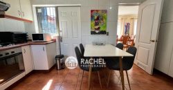 EN VENTA GRAN CASA 4 DORMITORIOS MÁS SERVICIO – SECTOR PONIENTE