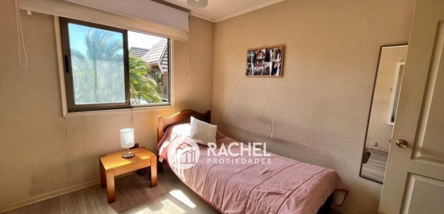 EN VENTA GRAN CASA 4 DORMITORIOS MÁS SERVICIO – SECTOR PONIENTE
