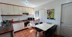 EN VENTA GRAN CASA 4 DORMITORIOS MÁS SERVICIO – SECTOR PONIENTE