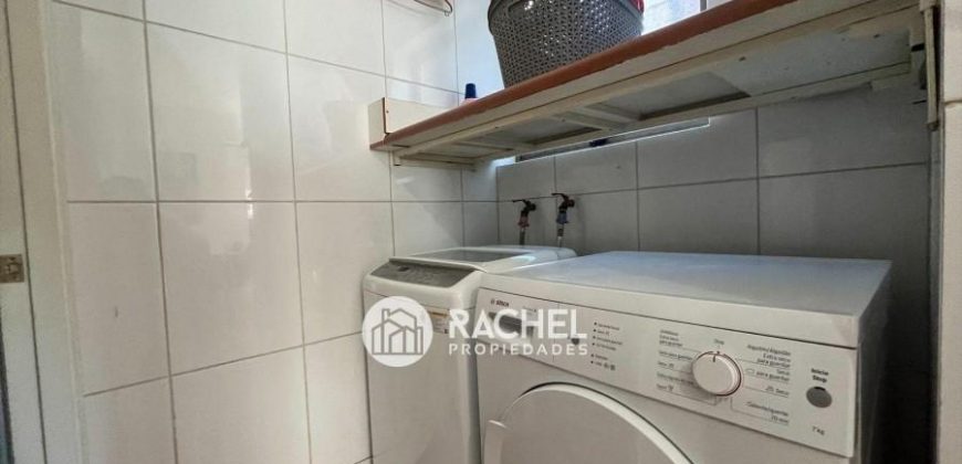 EN VENTA GRAN CASA 4 DORMITORIOS MÁS SERVICIO – SECTOR PONIENTE
