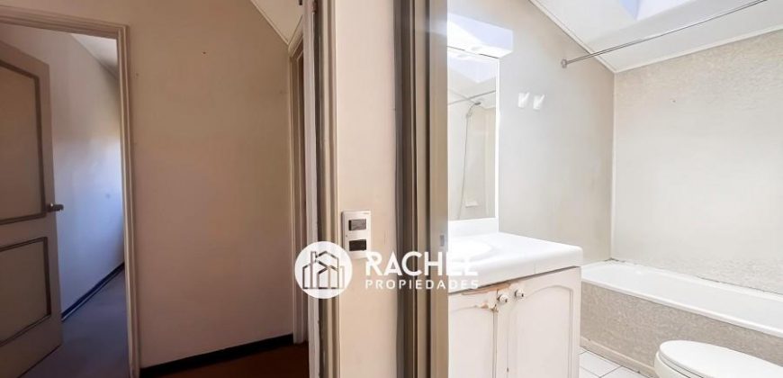 ¡¡OPORTUNIDAD!! SE VENDE ESPACIOSA CASA Ideal remodelar- sector Lomas de Mirasur